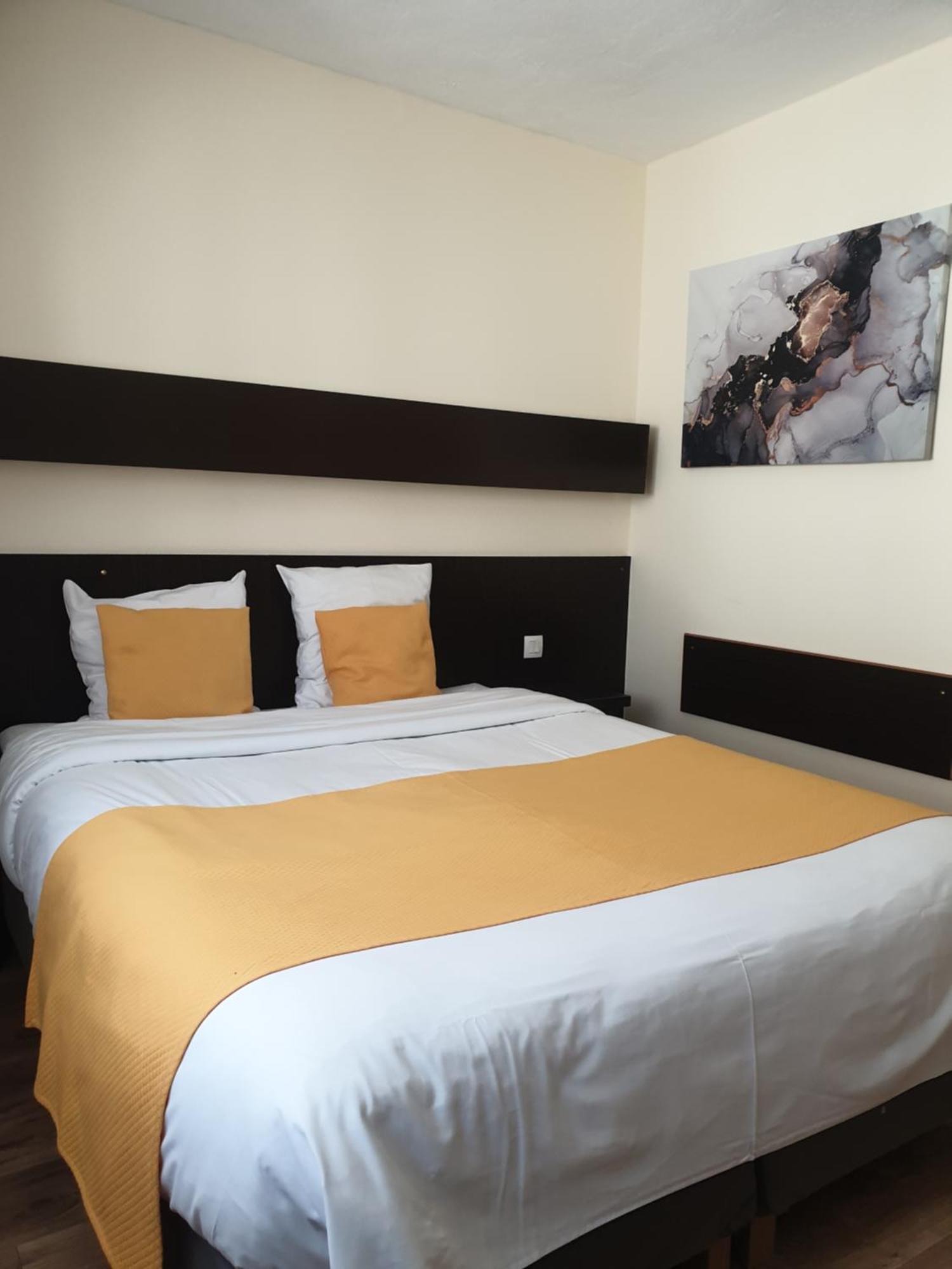 Hotel Restaurant Aux Deux Roses Neuf-Brisach Eksteriør billede